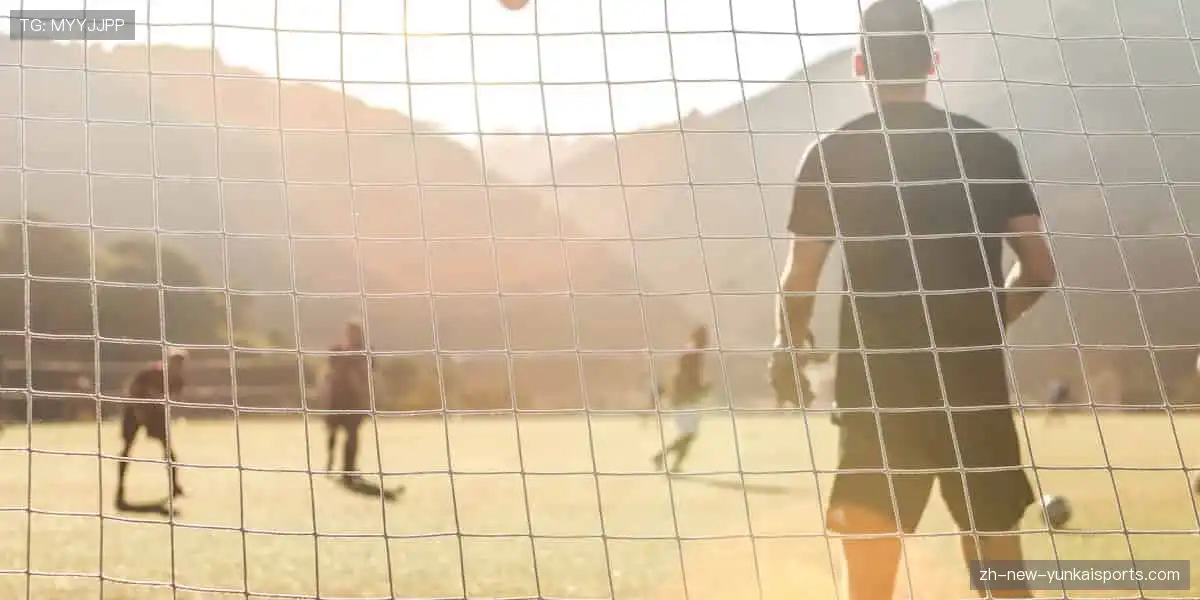 🌟 球星同款周边，把热爱穿在身上，戴在腕间！👕